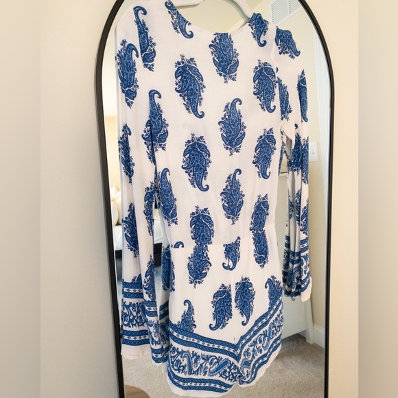 Small bell sleeve blue and white romper - Picture 3 of 4